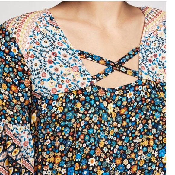 BCBG Generation Floral Cross Front Ruffle Trim Top - Picture 3 of 6